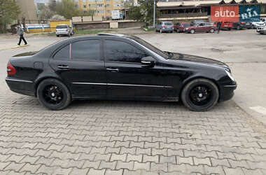 Седан Mercedes-Benz E-Class 2006 в Чернівцях