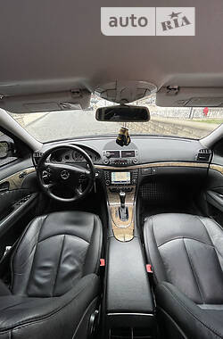 Седан Mercedes-Benz E-Class 2008 в 