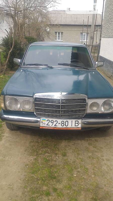 Mercedes-Benz E-Class 1977