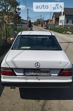 Седан Mercedes-Benz E-Class 1987 в Боярке