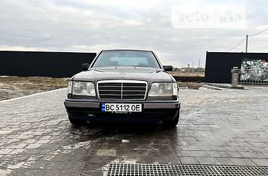 Седан Mercedes-Benz E-Class 1993 в Буске