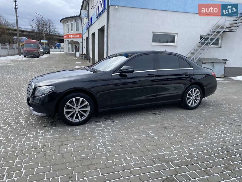 Седан Mercedes-Benz E-Class 2016 в Дрогобыче
