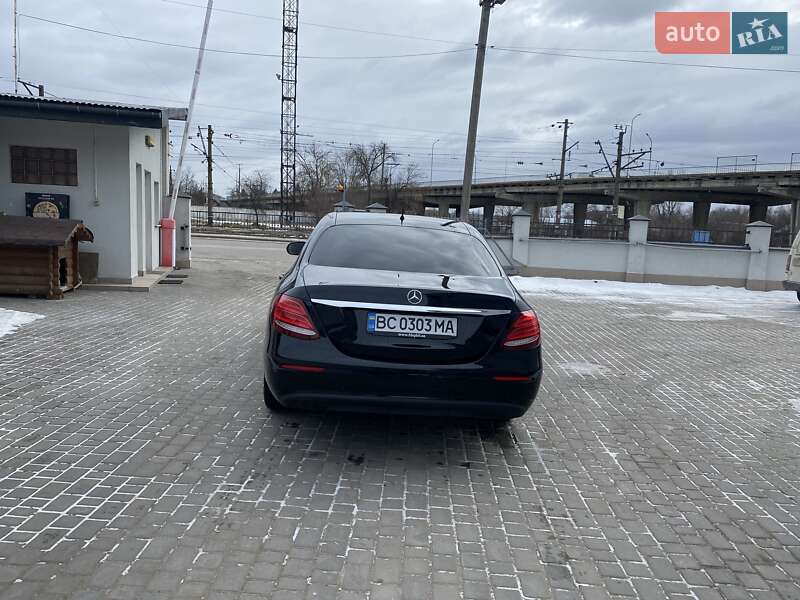 Седан Mercedes-Benz E-Class 2016 в Дрогобыче