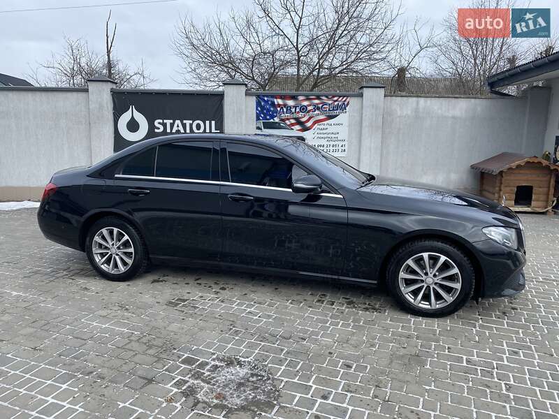 Седан Mercedes-Benz E-Class 2016 в Дрогобыче
