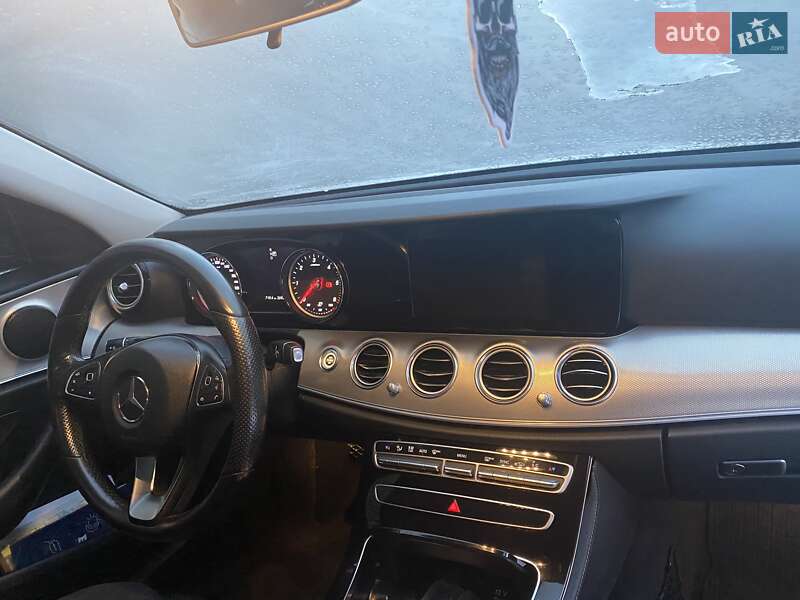 Седан Mercedes-Benz E-Class 2016 в Дрогобыче