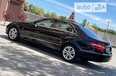 Седан Mercedes-Benz E-Class 2010 в Дубно