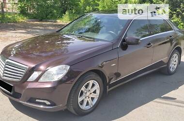 Седан Mercedes-Benz E-Class 2010 в Львове