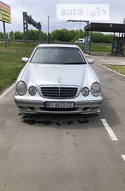 Седан Mercedes-Benz E-Class 2001 в Пирятине