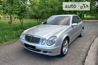 Седан Mercedes-Benz E-Class 2004 в Калуше