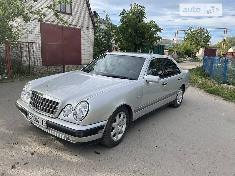 Седан Mercedes-Benz E-Class 1998 в Вінниці