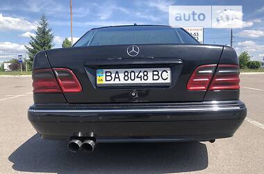 Седан Mercedes-Benz E-Class 2001 в Кременчуге