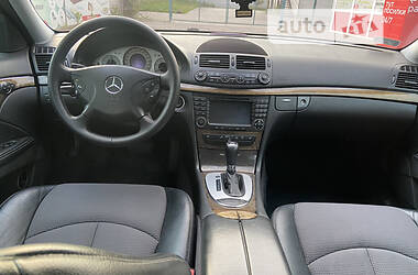 Седан Mercedes-Benz E-Class 2003 в Костополе