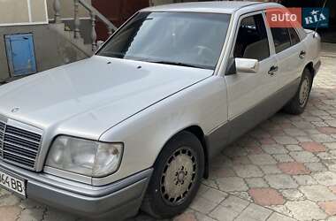 Седан Mercedes-Benz E-Class 1994 в Львові