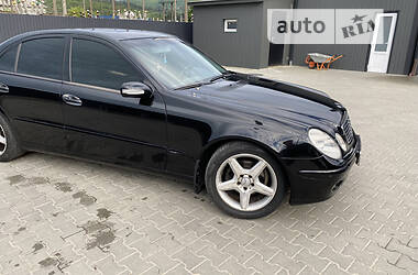 Седан Mercedes-Benz E-Class 2003 в Сколе