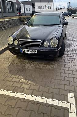 Седан Mercedes-Benz E-Class 2002 в Ивано-Франковске