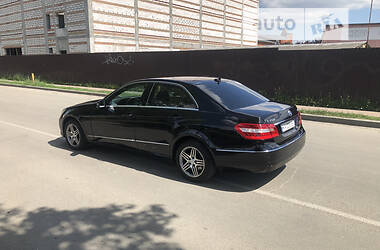 Седан Mercedes-Benz E-Class 2012 в 