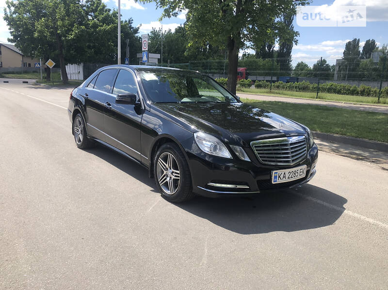Седан Mercedes-Benz E-Class 2012 в 