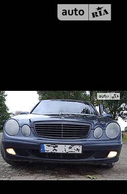 Седан Mercedes-Benz E-Class 2003 в Черновцах