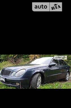 Седан Mercedes-Benz E-Class 2003 в Черновцах