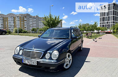 Седан Mercedes-Benz E-Class 2000 в Львові