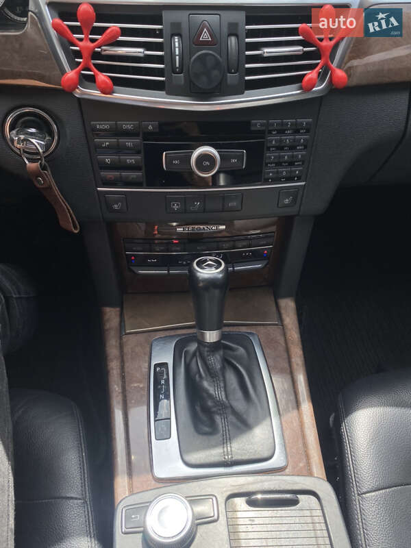 Седан Mercedes-Benz E-Class 2011 в Луцке