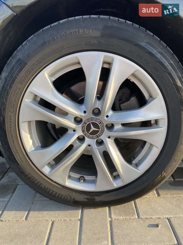 Седан Mercedes-Benz E-Class 2011 в Луцке
