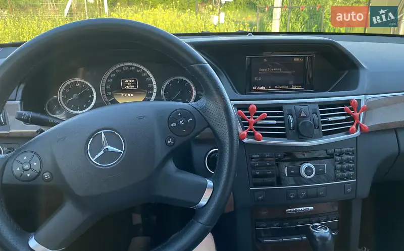 Седан Mercedes-Benz E-Class 2011 в 