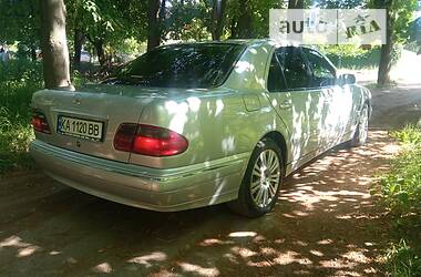 Седан Mercedes-Benz E-Class 2001 в Боярці