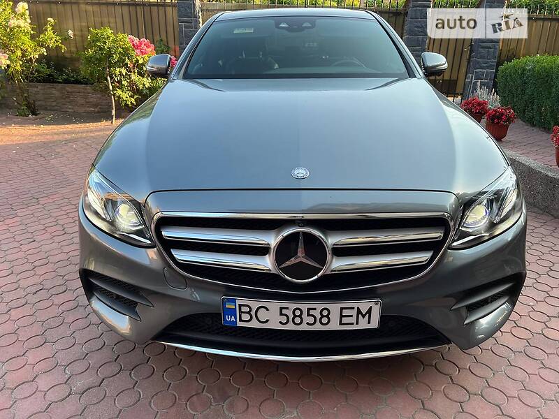 Седан Mercedes-Benz E-Class 2016 в Львове