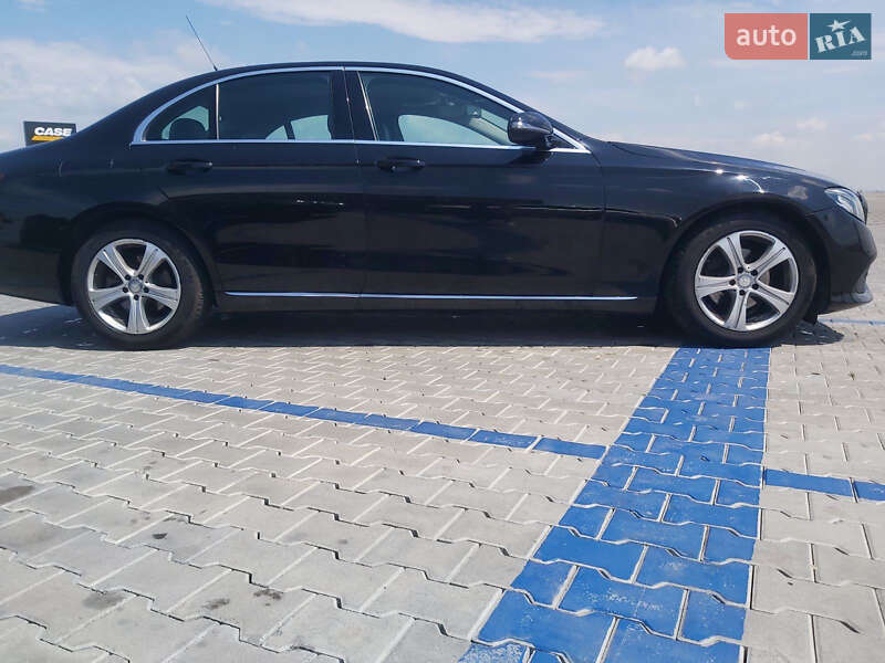 Седан Mercedes-Benz E-Class 2016 в Черновцах