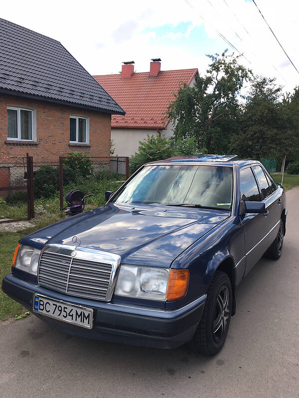 Седан Mercedes-Benz E-Class 1991 в Нововолынске