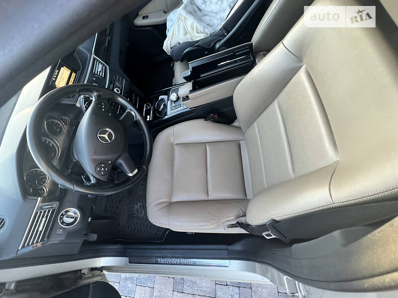 Седан Mercedes-Benz E-Class 2011 в Луцьку