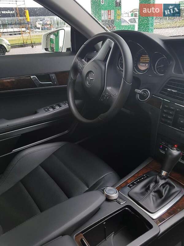 Купе Mercedes-Benz E-Class 2011 в Киеве