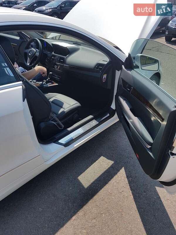 Купе Mercedes-Benz E-Class 2011 в Киеве