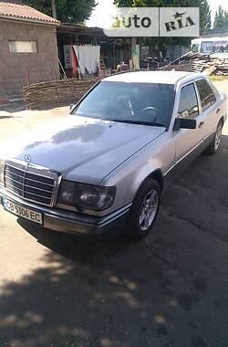 Седан Mercedes-Benz E-Class 1988 в Чернигове