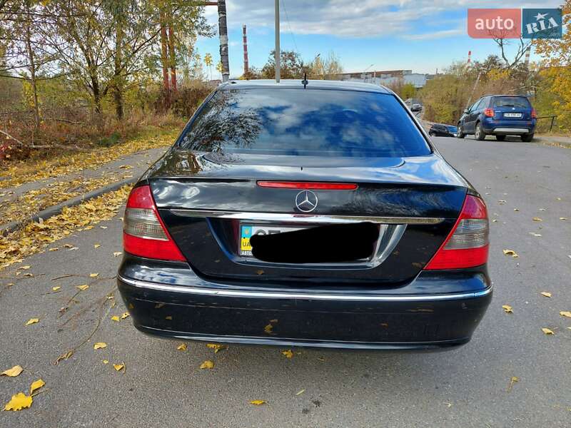 Седан Mercedes-Benz E-Class 2008 в Чернівцях