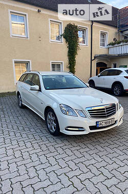 Універсал Mercedes-Benz E-Class 2011 в Луцьку