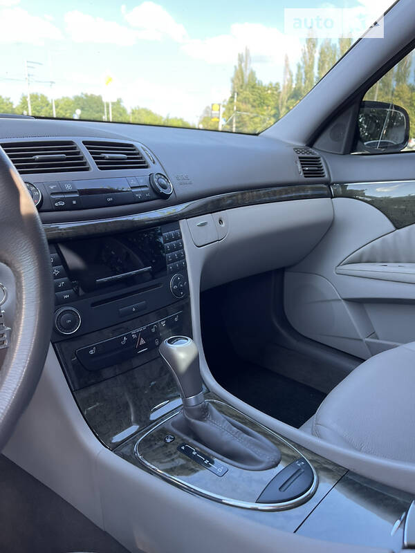 Седан Mercedes-Benz E-Class 2008 в Киеве