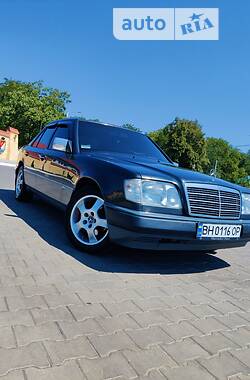 Седан Mercedes-Benz E-Class 1994 в Ізмаїлі