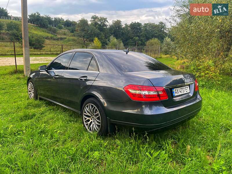 Седан Mercedes-Benz E-Class 2012 в Харькове