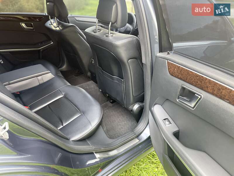 Седан Mercedes-Benz E-Class 2012 в Харькове