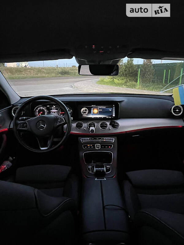 Седан Mercedes-Benz E-Class 2016 в Вараше