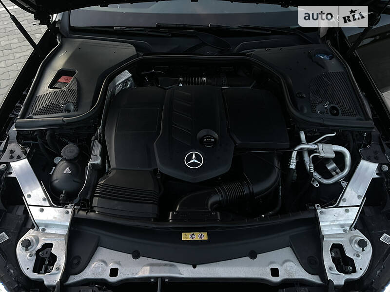 Седан Mercedes-Benz E-Class 2016 в Вараше