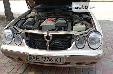 Седан Mercedes-Benz E-Class 2000 в Дніпрі