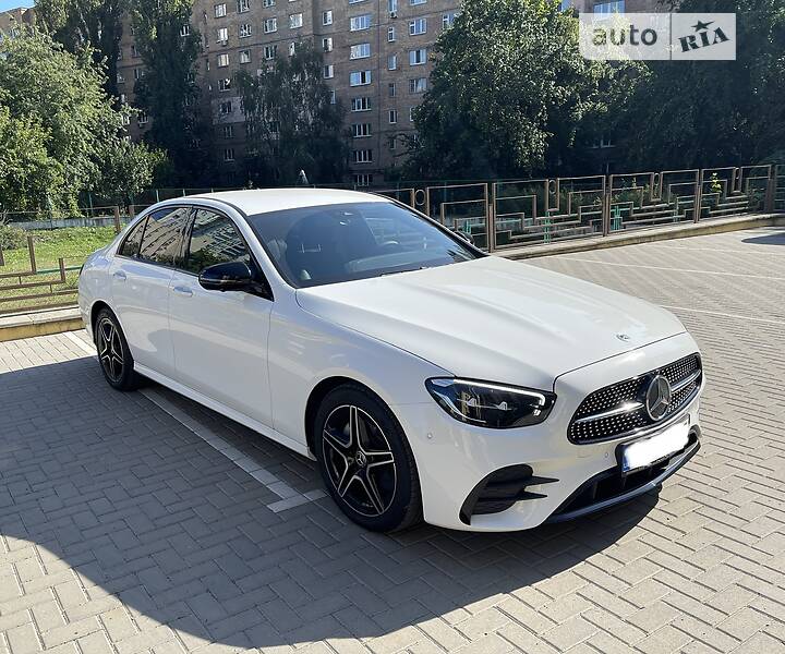 Седан Mercedes-Benz E-Class 2022 в Києві