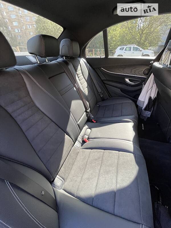 Седан Mercedes-Benz E-Class 2022 в Києві