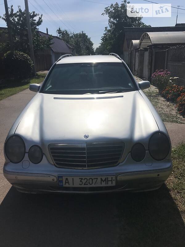 Седан Mercedes-Benz E-Class 2000 в Борисполі