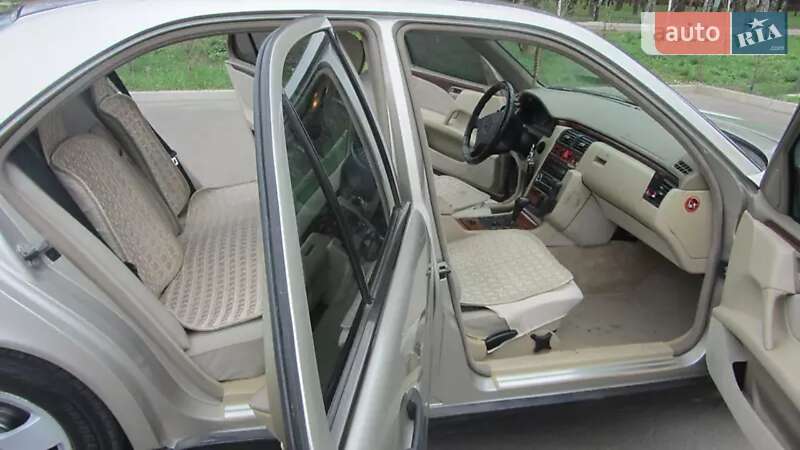 Седан Mercedes-Benz E-Class 1997 в Кременчуге