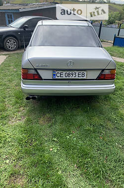 Седан Mercedes-Benz E-Class 1987 в Сокирянах