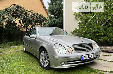 Седан Mercedes-Benz E-Class 2003 в Тячеве